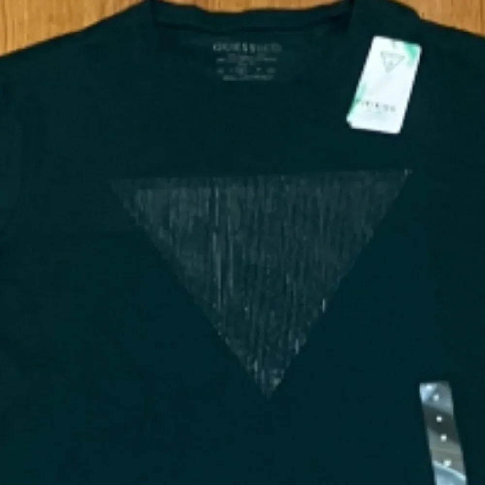 Guess Shiny Gel Triangle Tee Dark Jade Size M - Picture 5 of 5